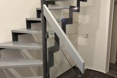 Metalltreppe (Zweiholmtreppe, zwischenliegend)